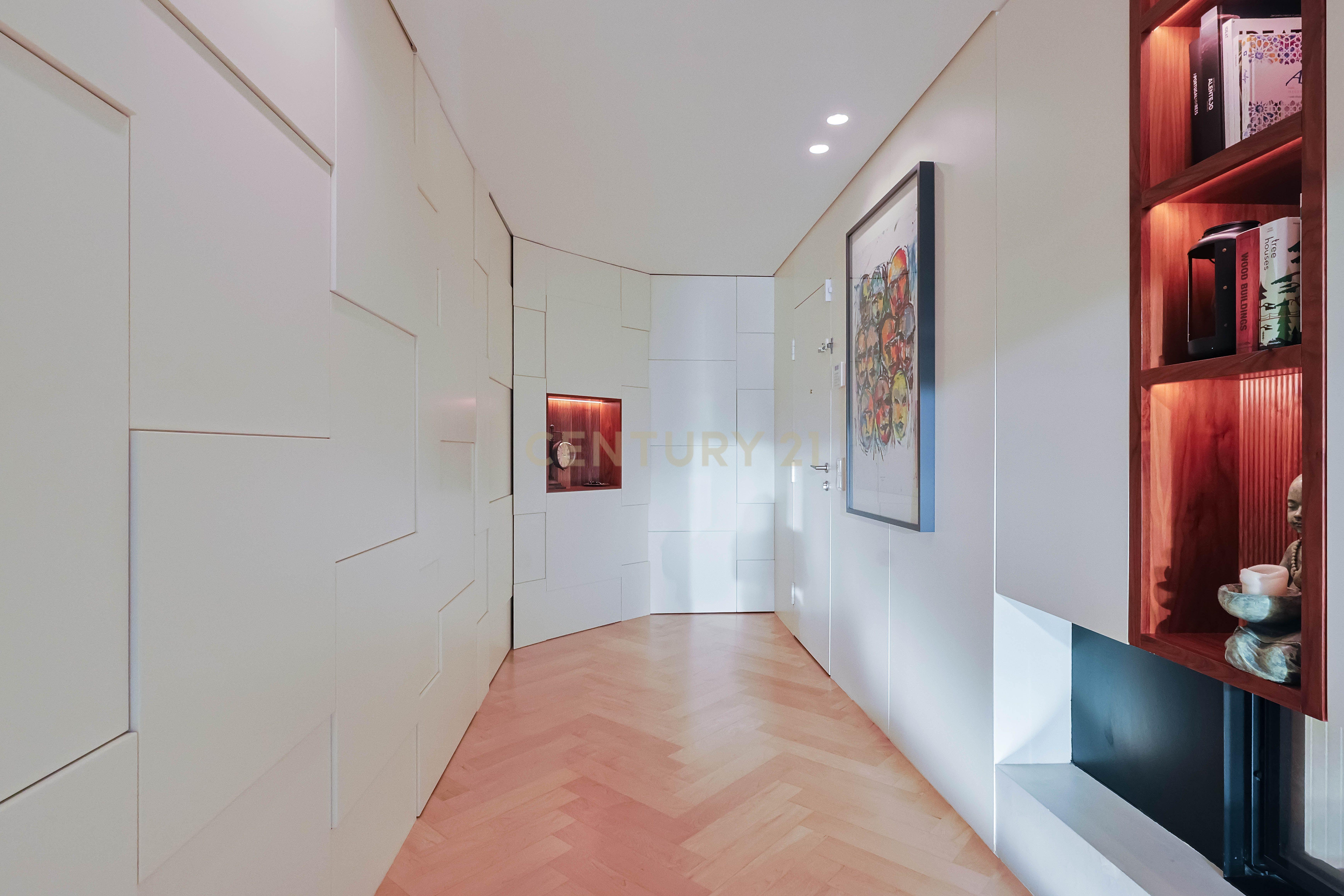 Apartamento T2 à venda na Avenida Brasil com vista Mar - Image 23