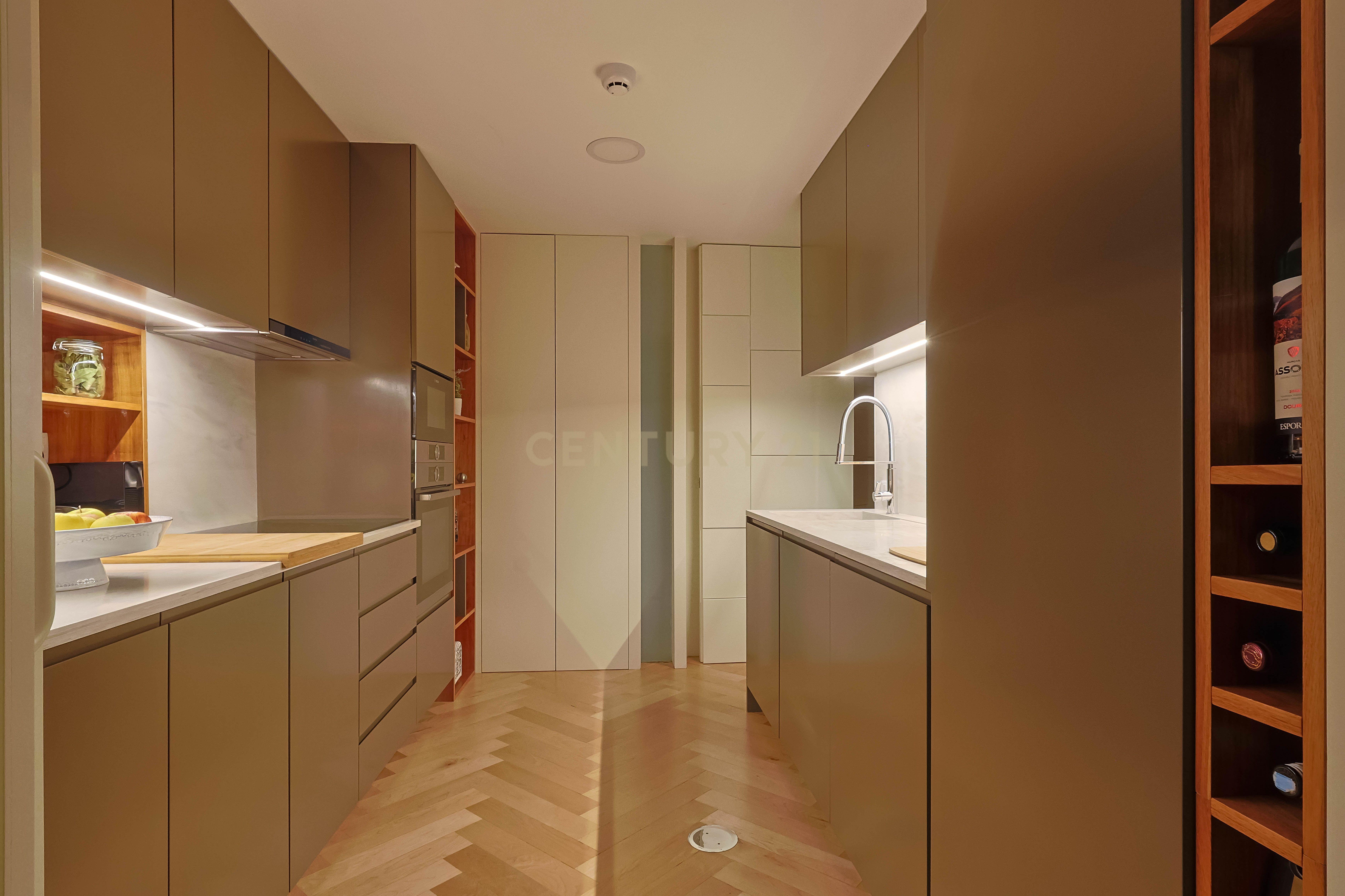 Apartamento T2 à venda na Avenida Brasil com vista Mar - Image 28