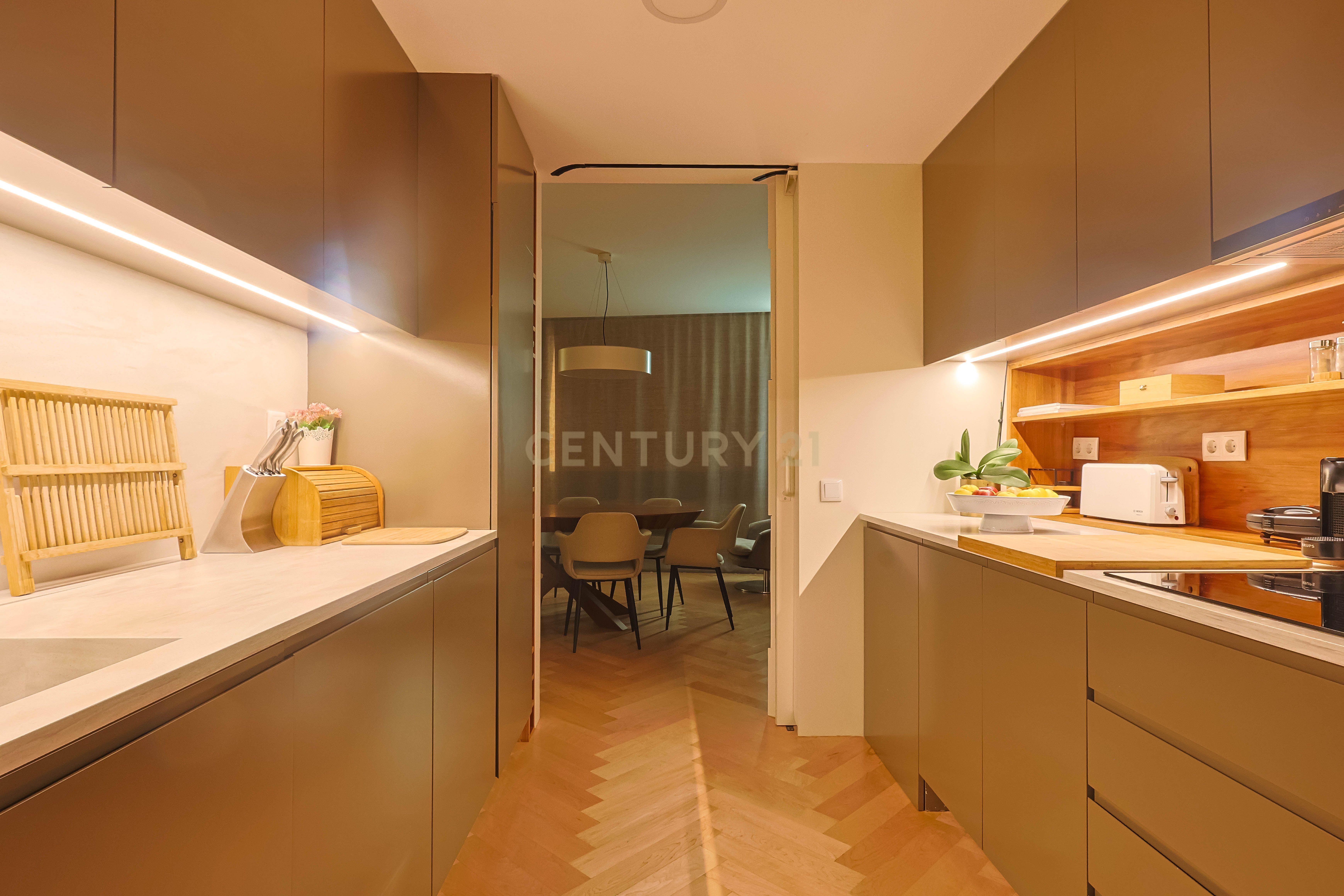 Apartamento T2 à venda na Avenida Brasil com vista Mar - Image 29