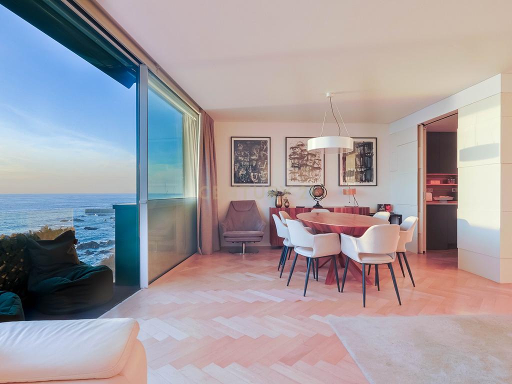 Apartamento T2 à venda na Avenida Brasil com vista Mar - Image 2