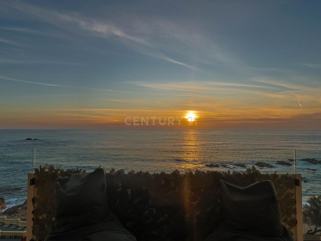 Apartamento T2 à venda na Avenida Brasil com vista Mar - Image 10