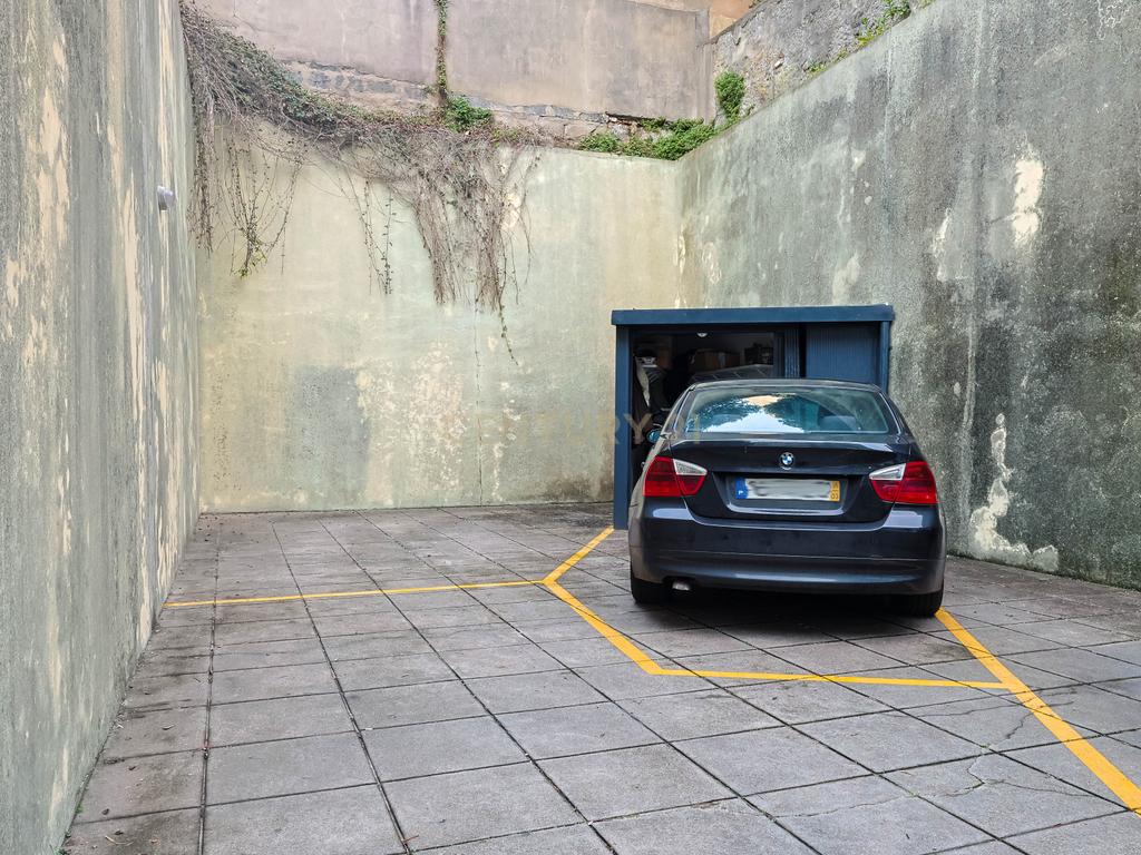 Apartamento T2 à venda na Avenida Brasil com vista Mar - Image 8
