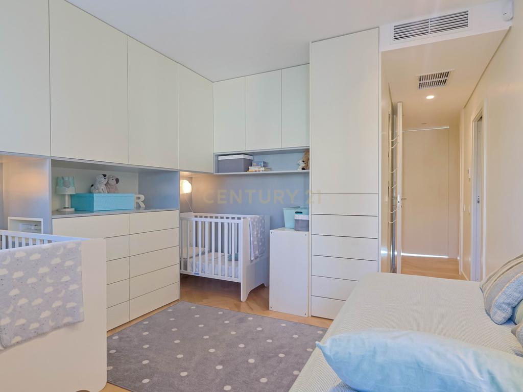 Apartamento T2 à venda na Avenida Brasil com vista Mar - Image 33