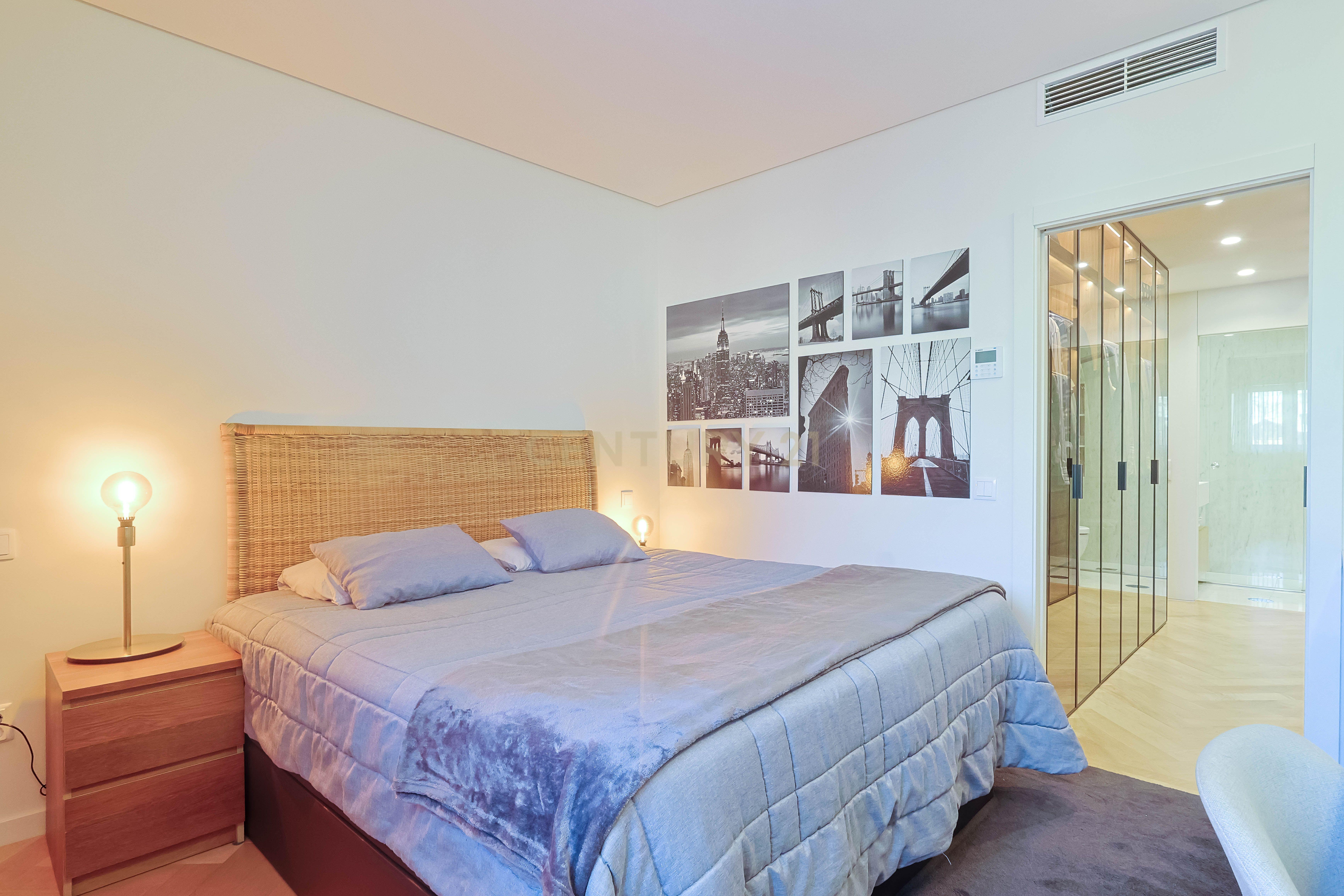 Apartamento T2 à venda na Avenida Brasil com vista Mar - Image 12