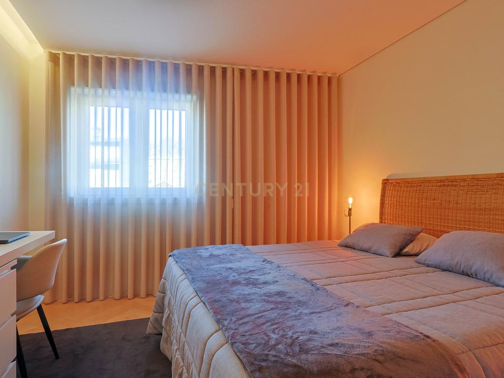 Apartamento T2 à venda na Avenida Brasil com vista Mar - Image 35