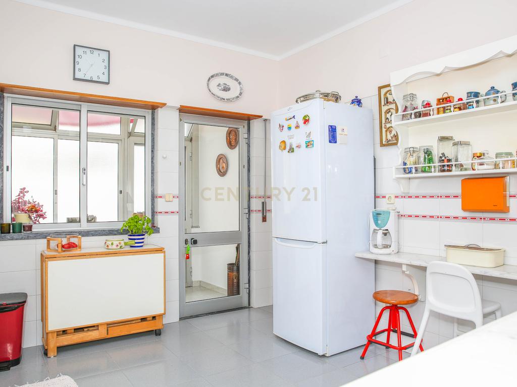 Prédio em Propriedade Total - Habitação e Comércio - Image 38