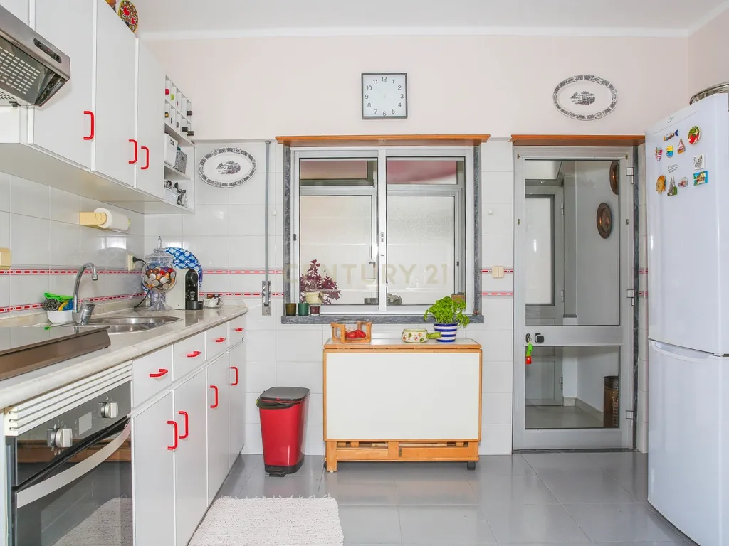 Prédio em Propriedade Total - Habitação e Comércio - Image 39