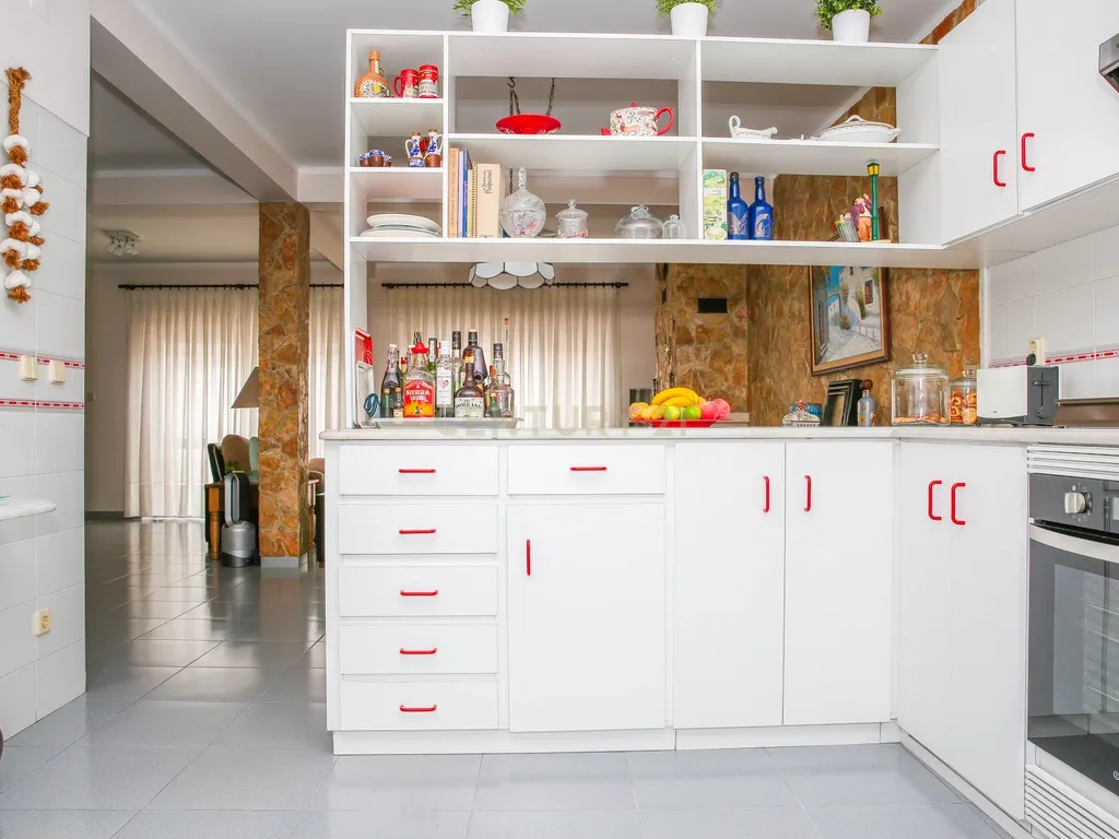 Prédio em Propriedade Total - Habitação e Comércio - Image 34