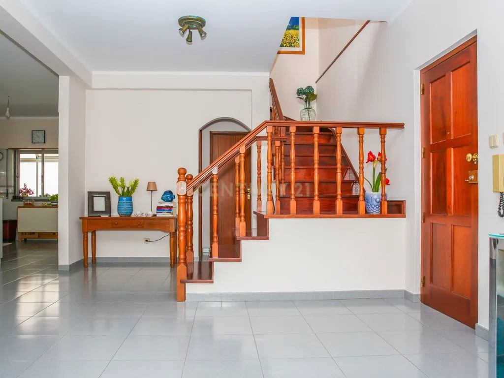 Prédio em Propriedade Total - Habitação e Comércio - Image 6