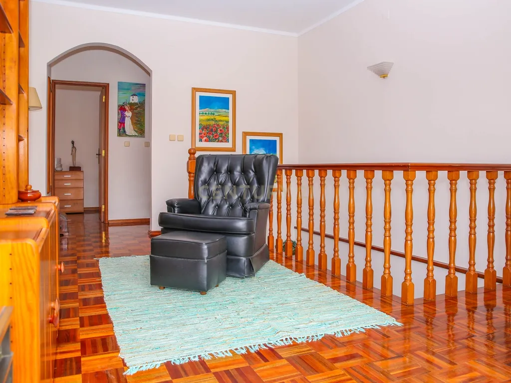 Prédio em Propriedade Total - Habitação e Comércio - Image 8