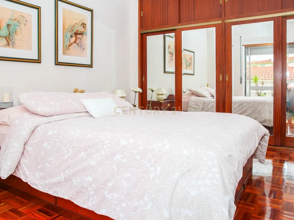 Prédio em Propriedade Total - Habitação e Comércio - Image 11