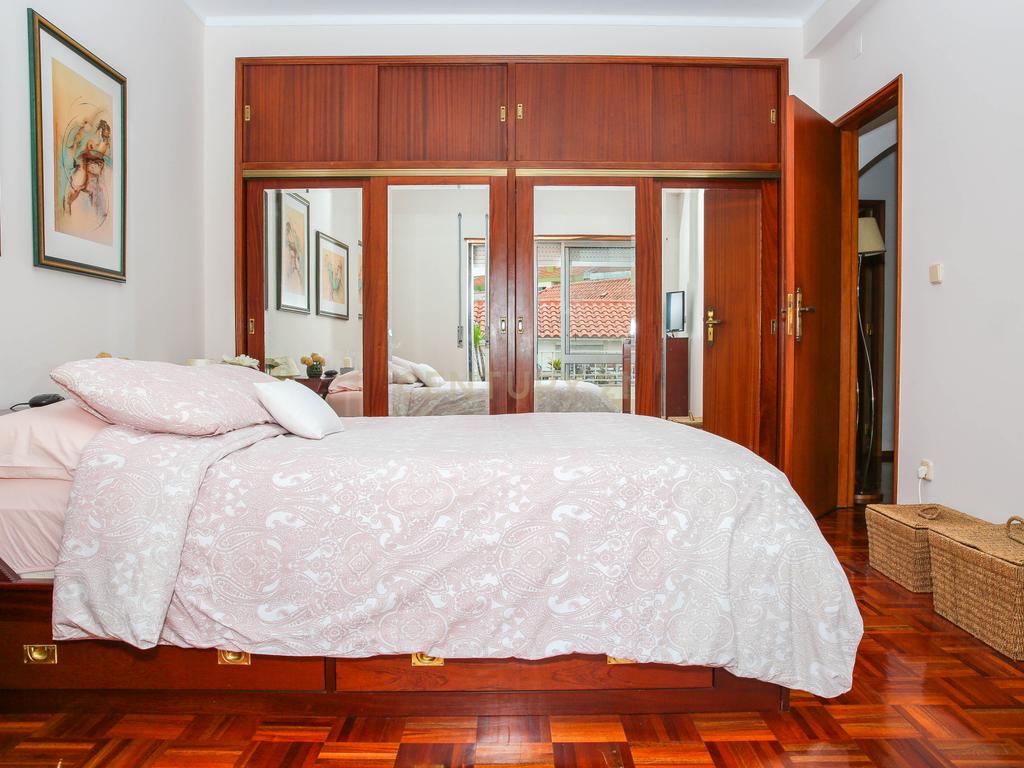Prédio em Propriedade Total - Habitação e Comércio - Image 10