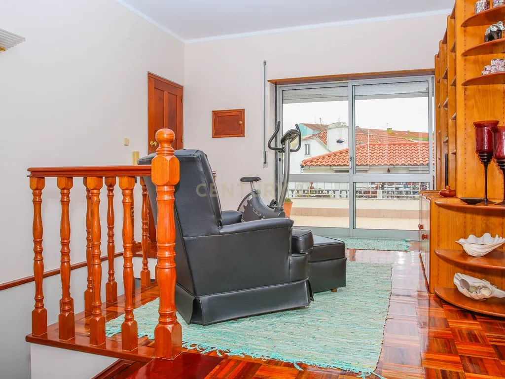 Prédio em Propriedade Total - Habitação e Comércio - Image 7