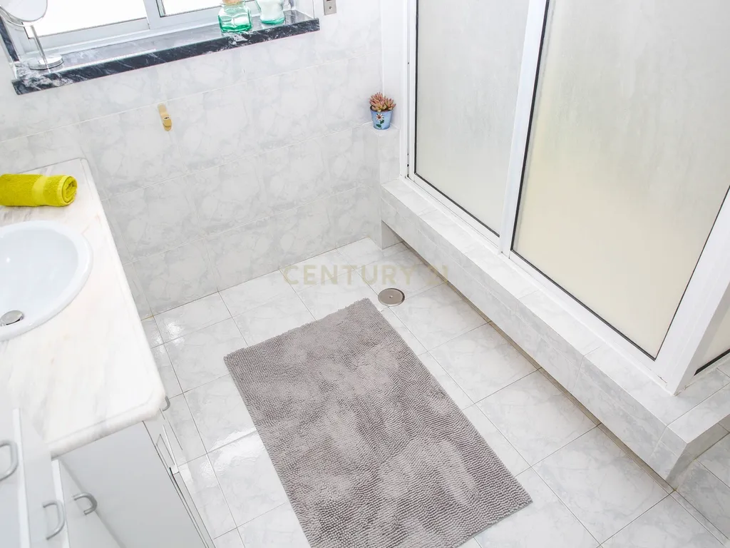 Prédio em Propriedade Total - Habitação e Comércio - Image 13