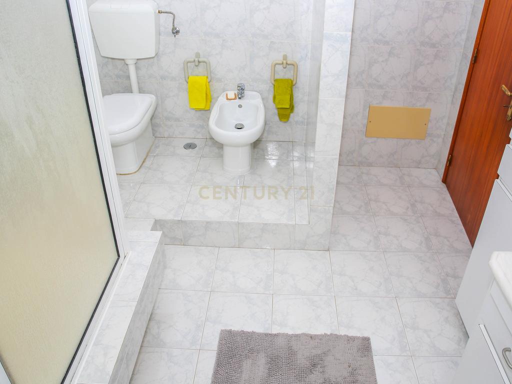 Prédio em Propriedade Total - Habitação e Comércio - Image 14