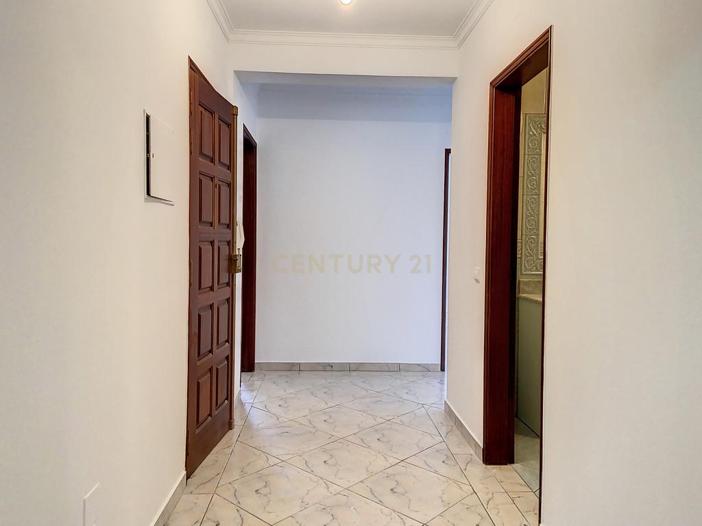 Apartamento T3 com Suite à Venda em Olhão – Bem localizado e com boas áreas - Image 13