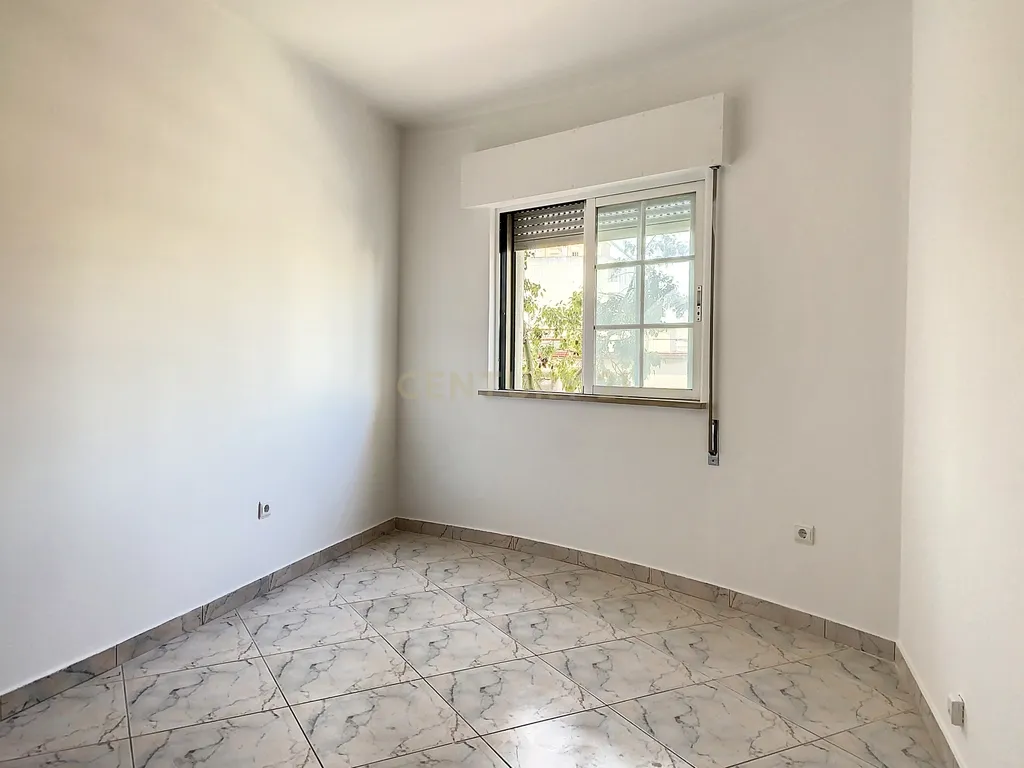 Apartamento T3 com Suite à Venda em Olhão – Bem localizado e com boas áreas - Image 9
