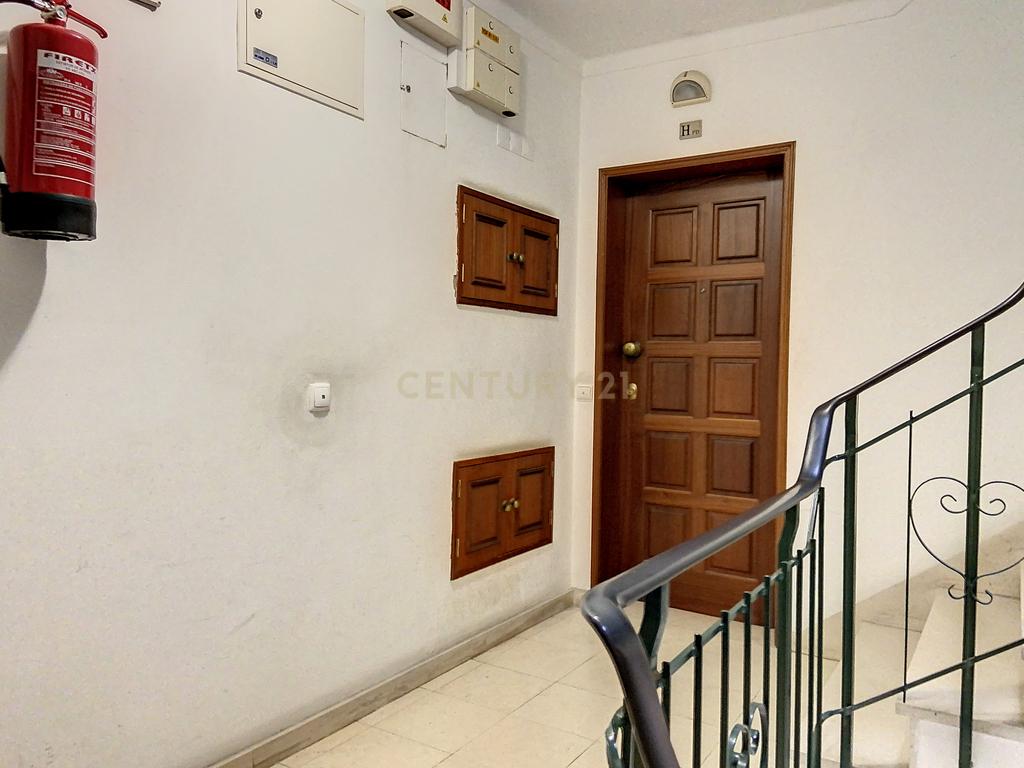 Apartamento T3 com Suite à Venda em Olhão – Bem localizado e com boas áreas - Image 3