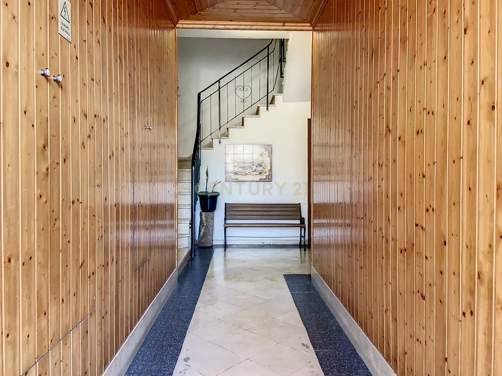 Apartamento T3 com Suite à Venda em Olhão – Bem localizado e com boas áreas - Image 1