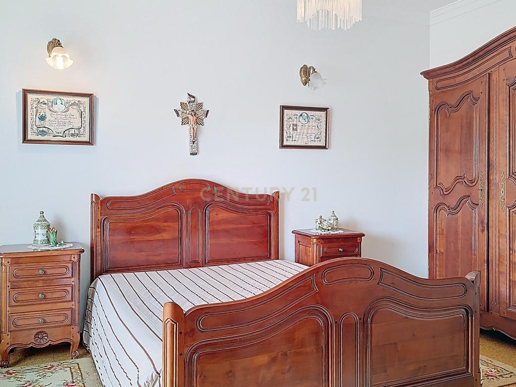 Excelente moradia com 4 quartos  - Image 9