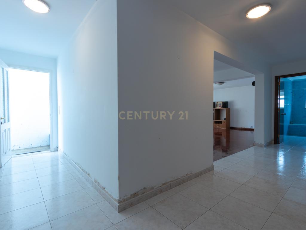Casa Isolada com Jardim e Terraço em Vila Franca do Campo - Image 37