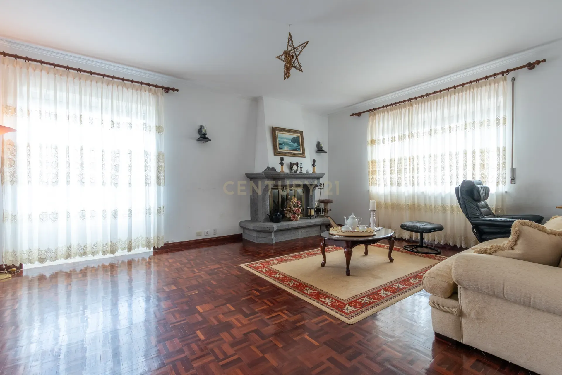 Moradia 10 assoalhadas | Vista para o mar, montanha e ilhéu de VFC | 2 andares + sótão | Terreno 1398 m2 | Vila Franca do Campo | Potencial rentabilidade - Image 17