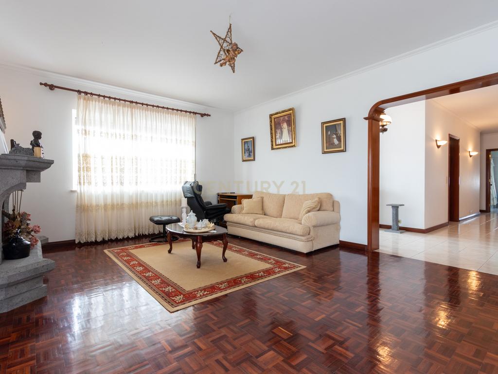 Casa Isolada com Jardim e Terraço em Vila Franca do Campo - Image 19