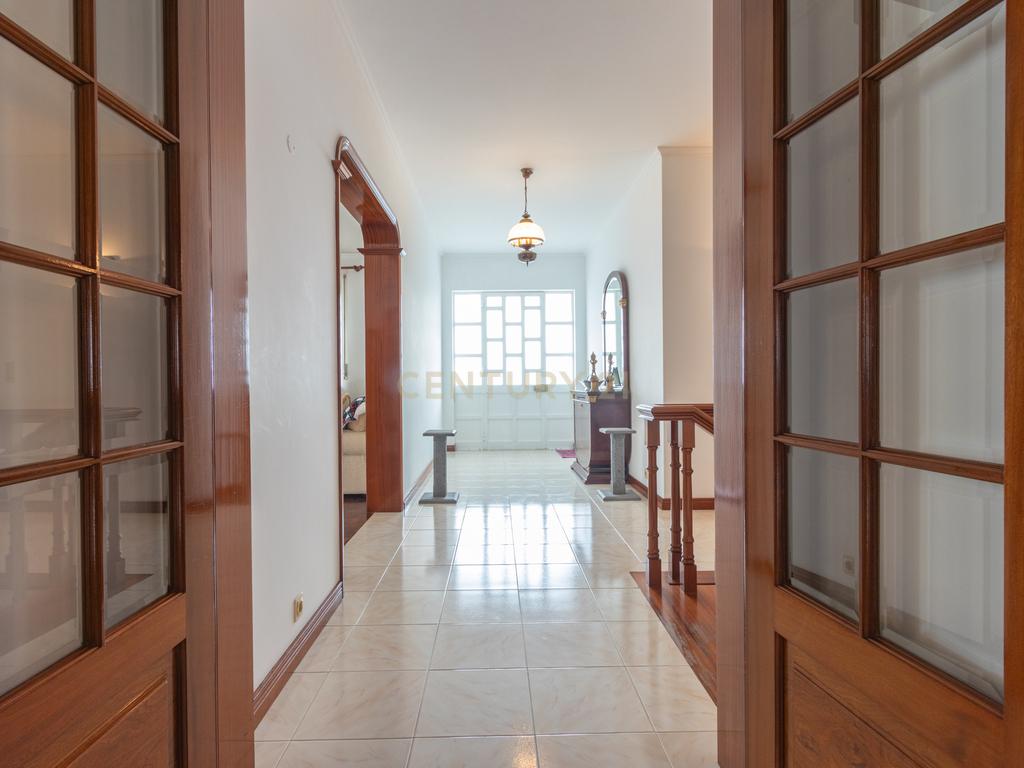 Casa Isolada com Jardim e Terraço em Vila Franca do Campo - Image 32