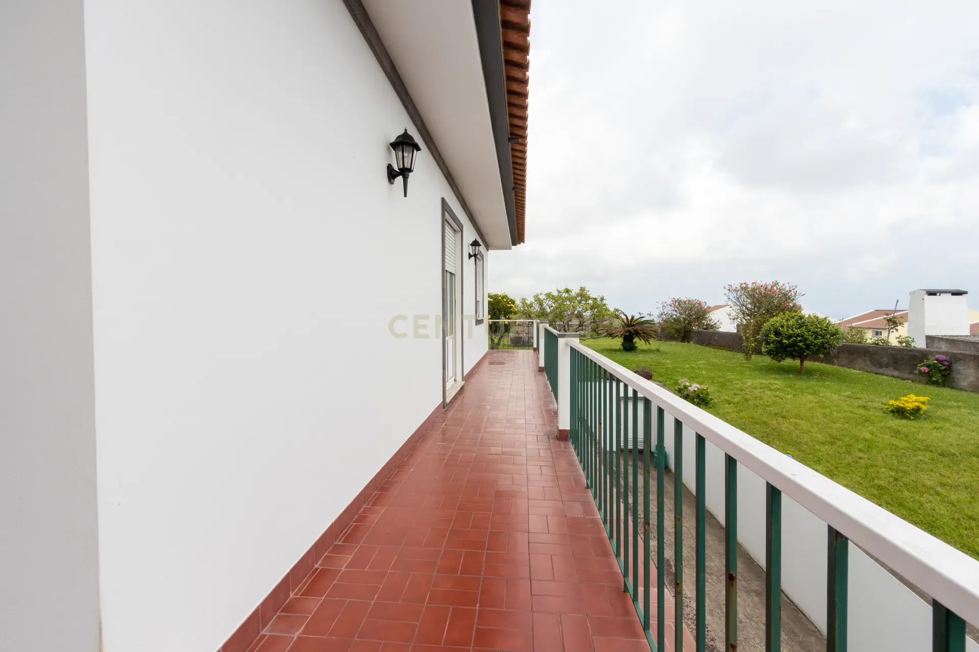 Moradia 10 assoalhadas | Vista para o mar, montanha e ilhéu de VFC | 2 andares + sótão | Terreno 1398 m2 | Vila Franca do Campo | Potencial rentabilidade - Image 15