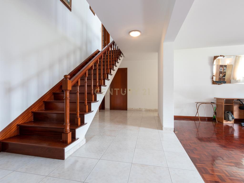 Casa Isolada com Jardim e Terraço em Vila Franca do Campo - Image 35