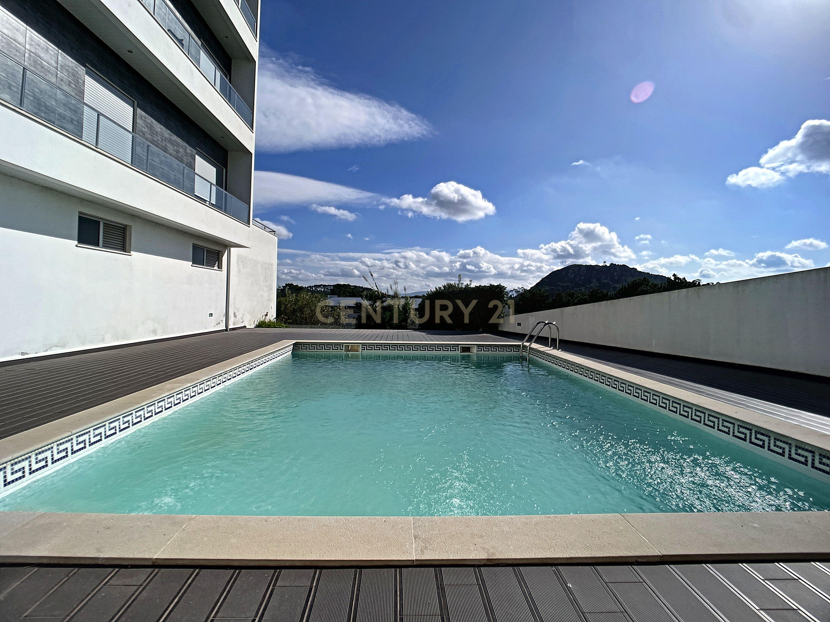 Apartamento T2 - Piscina - Terraço - Condominio Fechado - Nazaré - Image 1