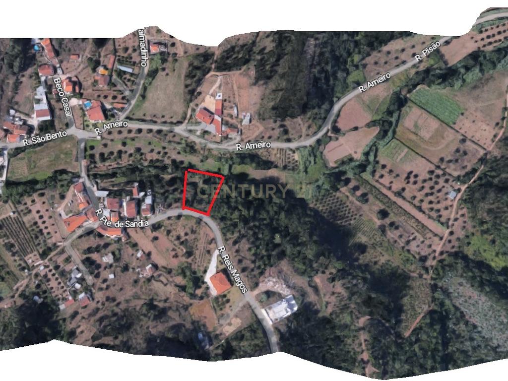 Terreno com 1046 m2 em Brasfemes - Image 1