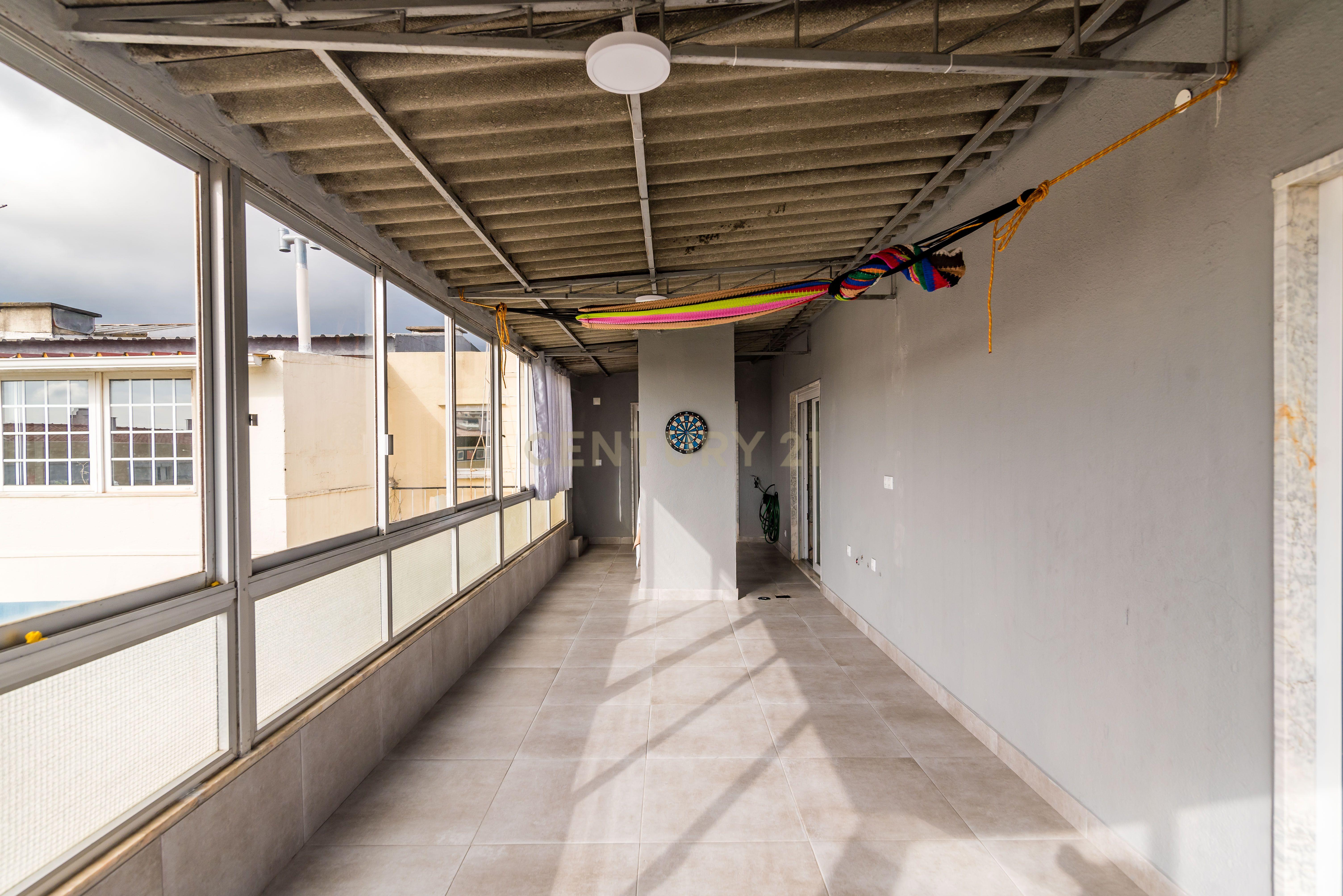 Duplex Renovado com Terraços em Mem-Martins - Image 28