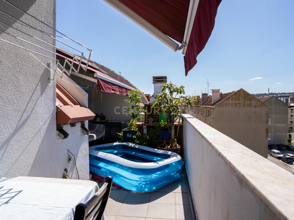 Apartamento com Terraço T2  de Charme em Benfica - Excelência e Conforto - Image 67