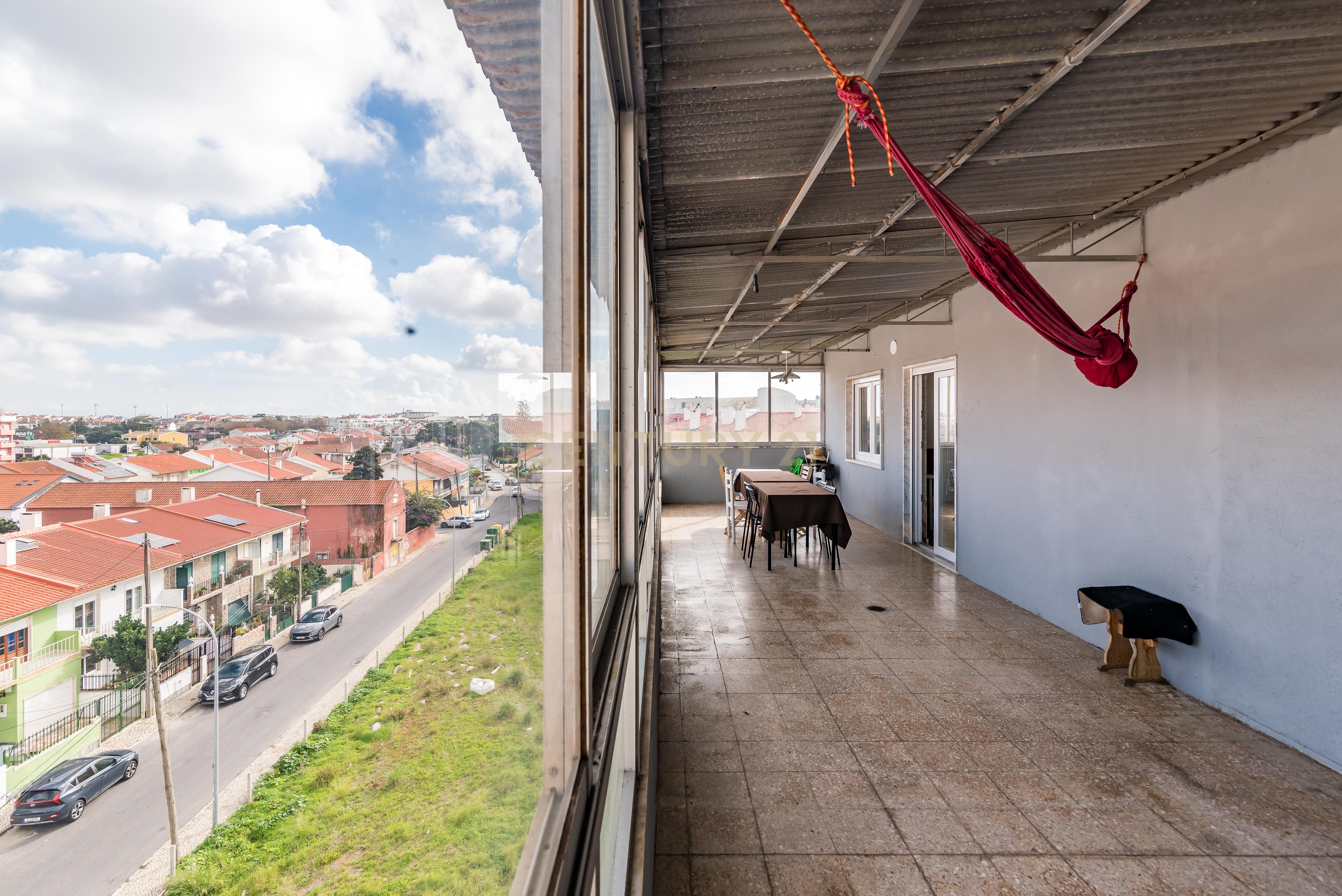 Duplex Renovado com Terraços em Mem-Martins - Image 43
