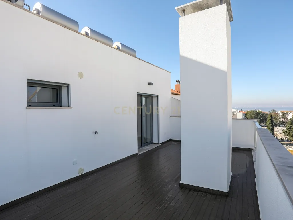 Apartamento T2 + 2 duplex novo com terraço, varanda e box para 2 viaturas - Image 27