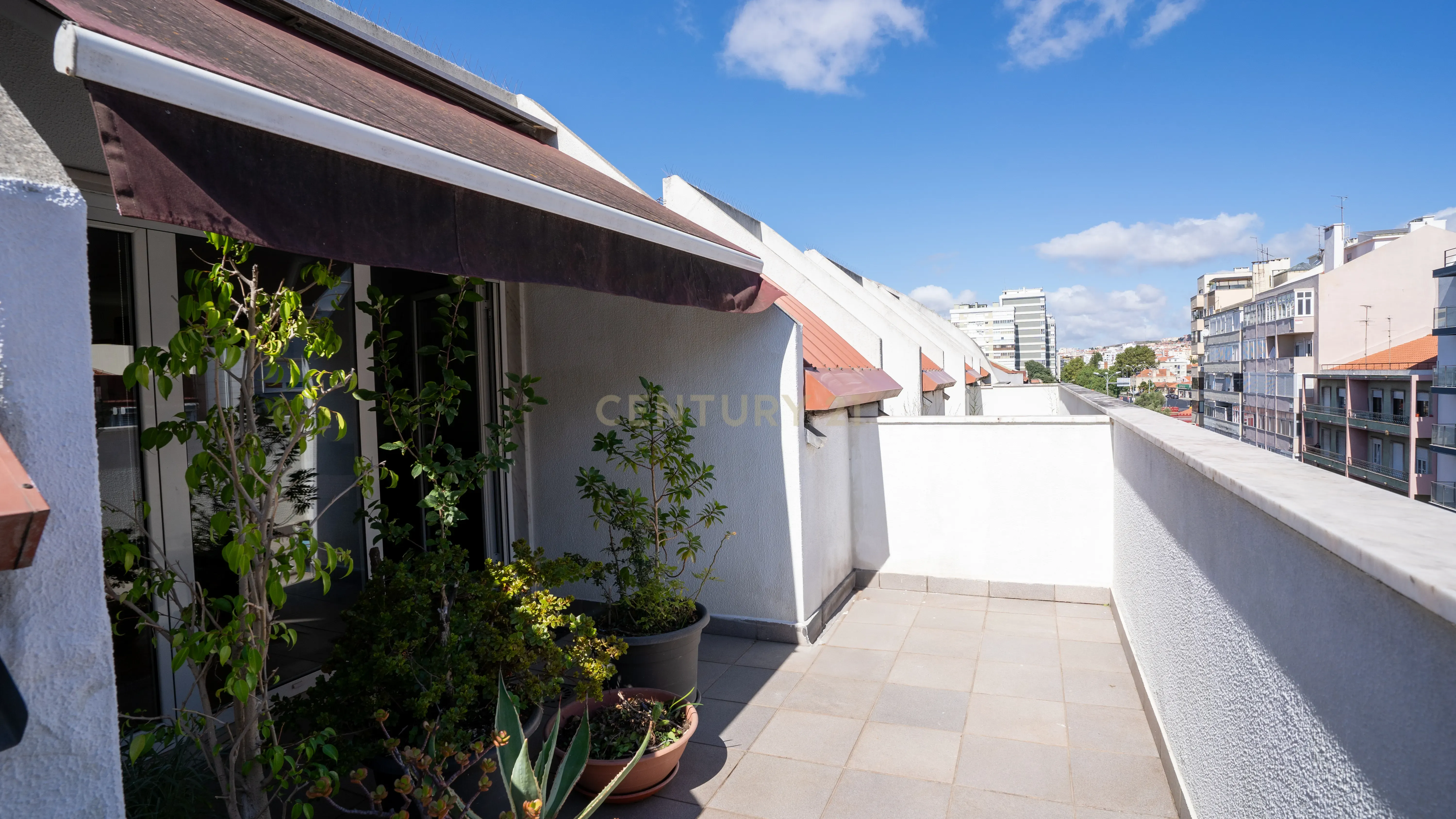 Apartamento com Terraço T2 de Charme em Benfica - Excelência e Conforto - Image 64