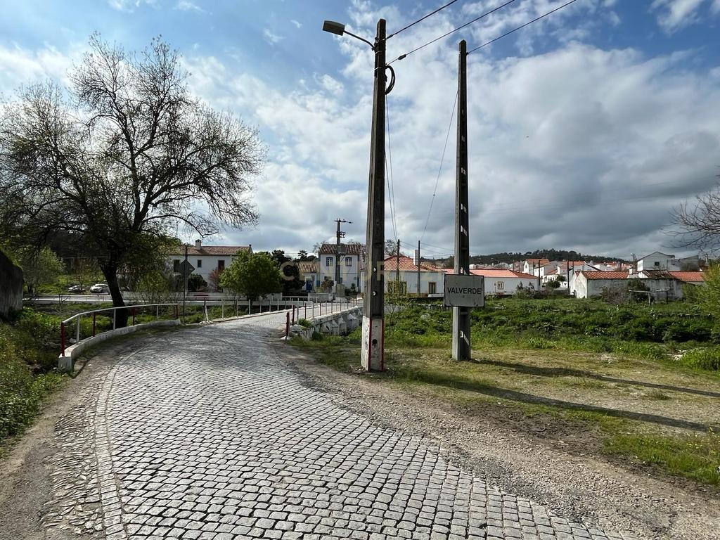 Terreno Urbano em Valverde, a 10 minutos do centro histórico de Évora. - Image 7