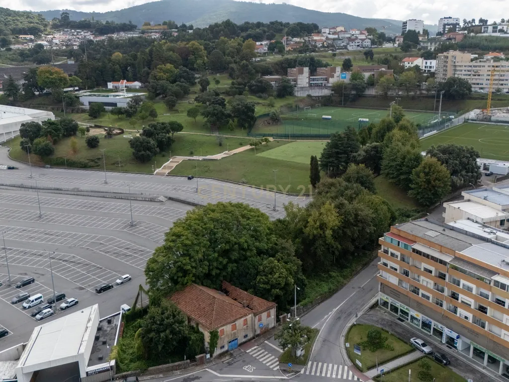 Terreno para um hotel de 70 quartos com um segundo edifício para serviços - Image 6