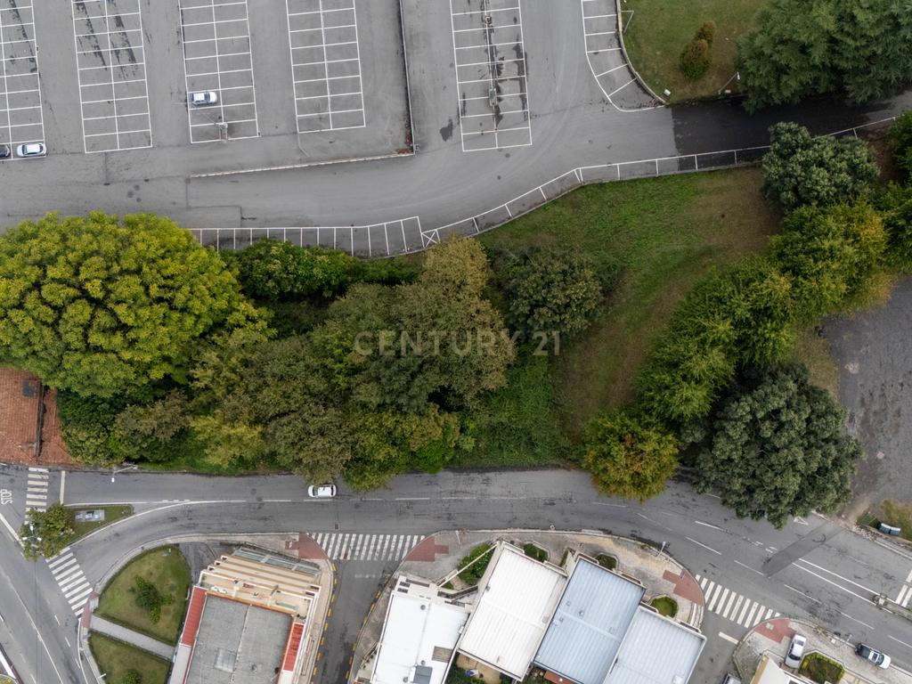 Terreno para um hotel de 70 quartos com um segundo edifício para serviços - Image 4
