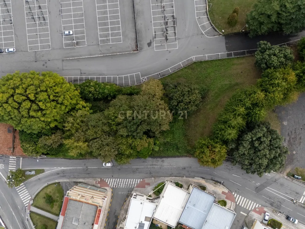 Terreno para um hotel de 70 quartos com um segundo edifício para serviços - Image 4