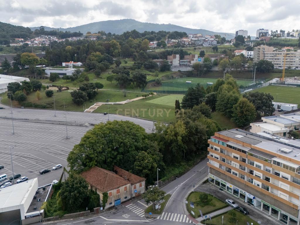 Terreno para um hotel de 70 quartos com um segundo edifício para serviços - Image 15