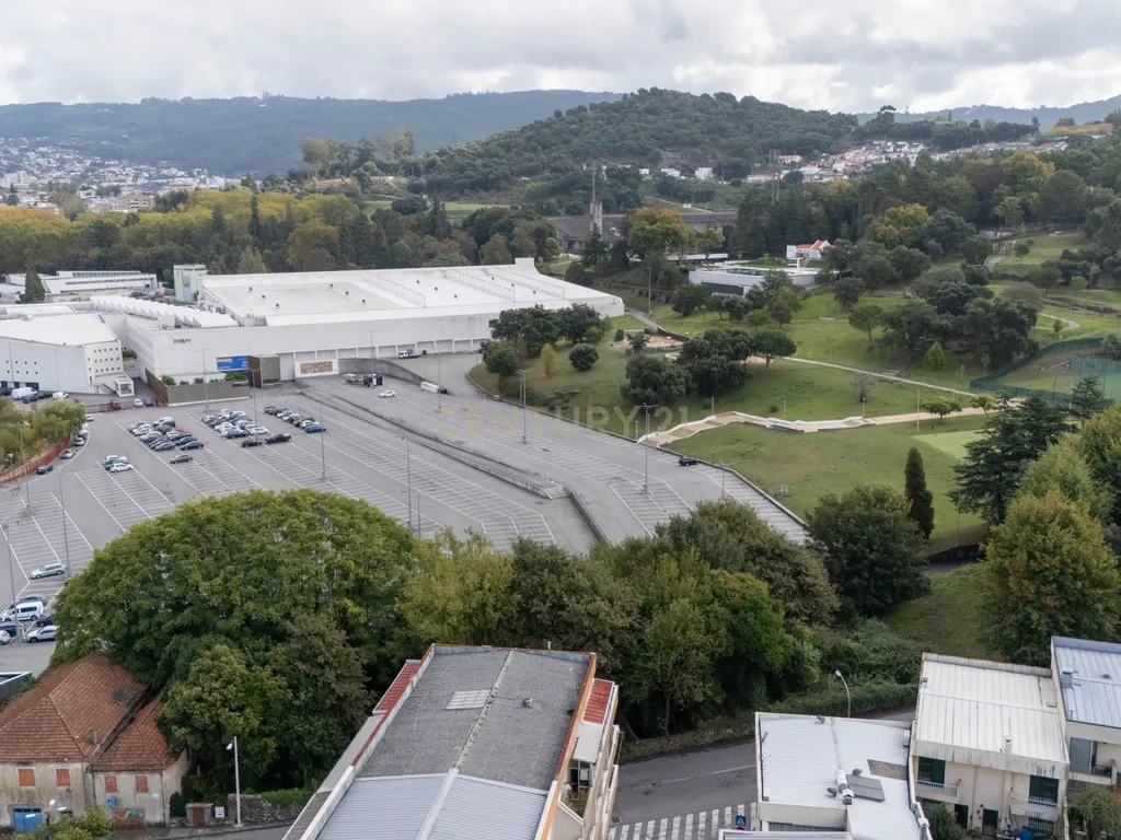 Terreno para um hotel de 70 quartos com um segundo edifício para serviços - Image 11