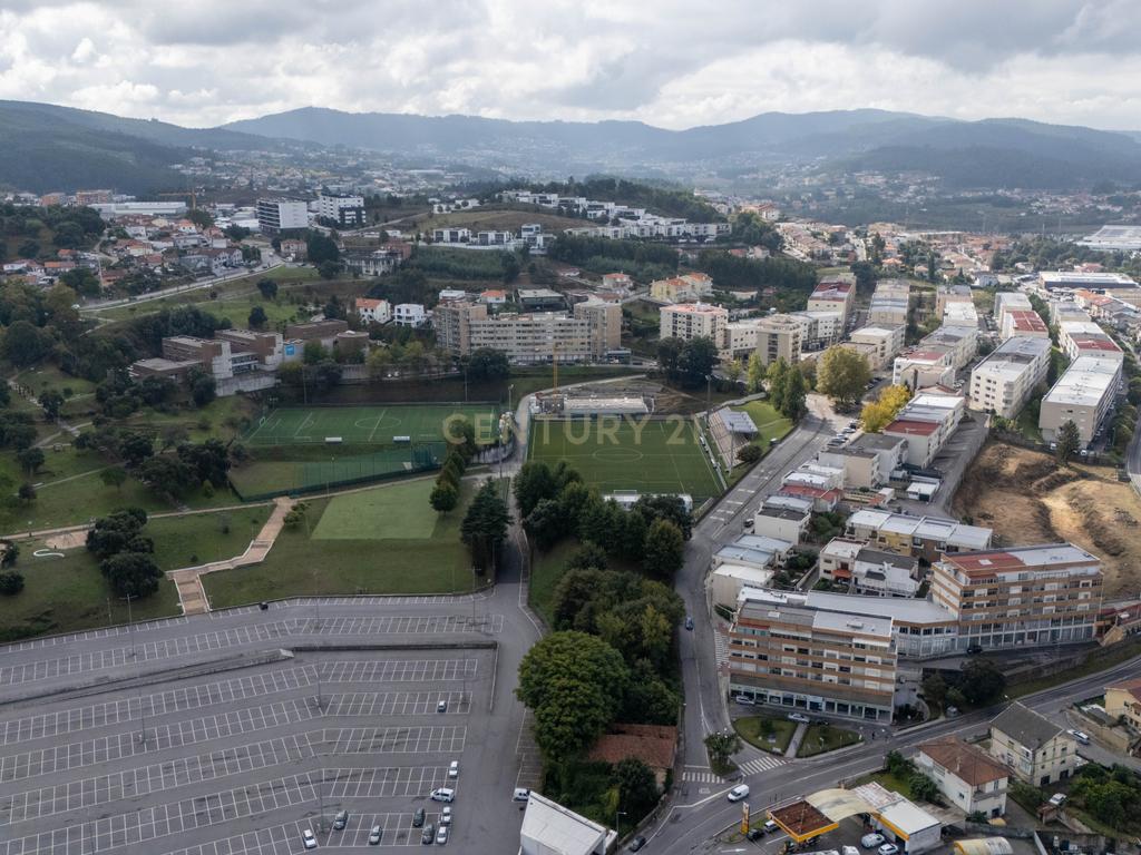 Terreno para um hotel de 70 quartos com um segundo edifício para serviços - Image 29
