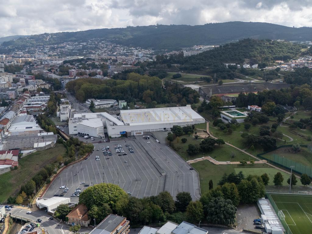Terreno para um hotel de 70 quartos com um segundo edifício para serviços - Image 9