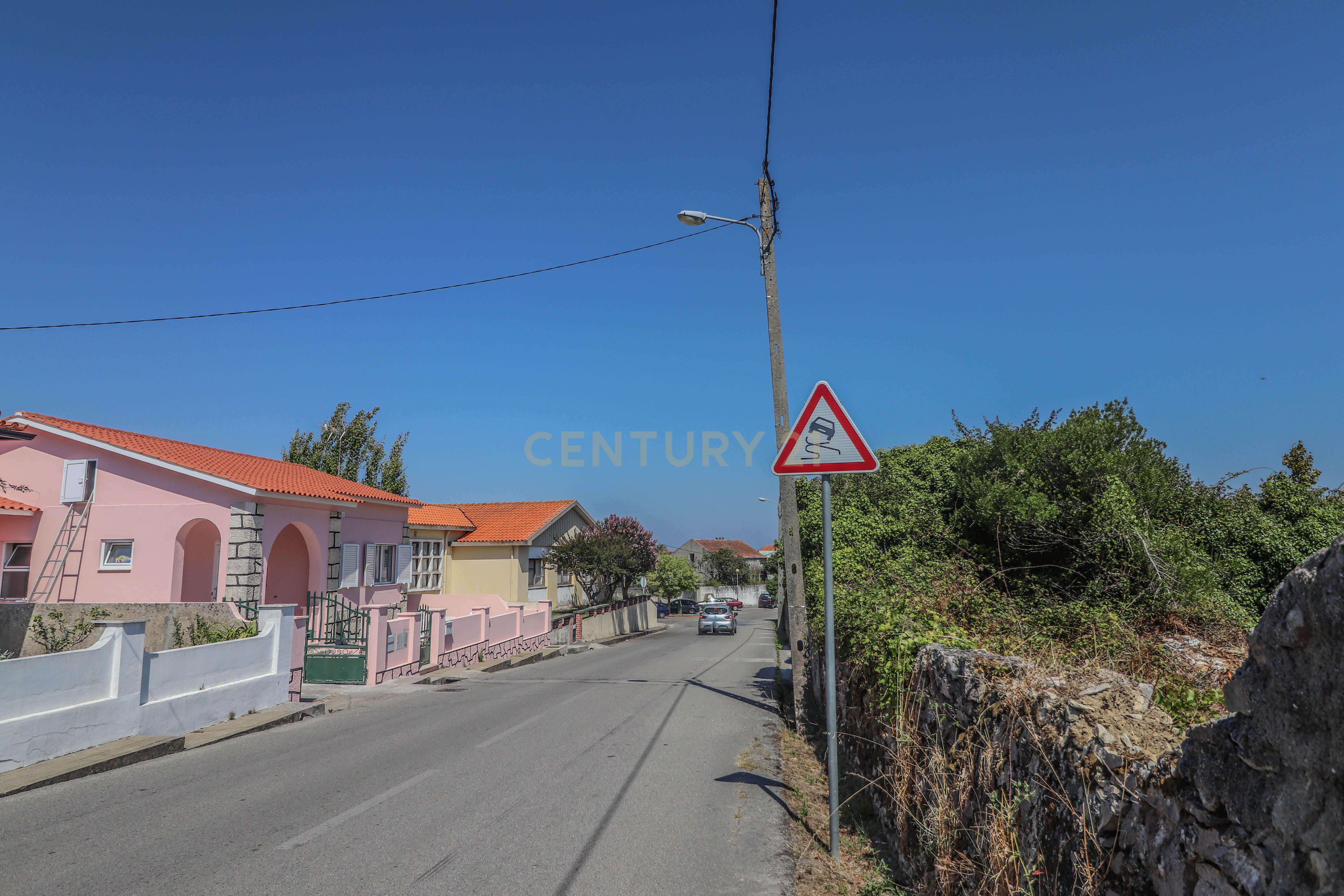 Terreno para construção com quatro mil metros quadrados, perto da Junta de Freguesia das Alhadas e Jardim-Escola João de Deus nas Alhadas, Figueira da Foz. - Image 4