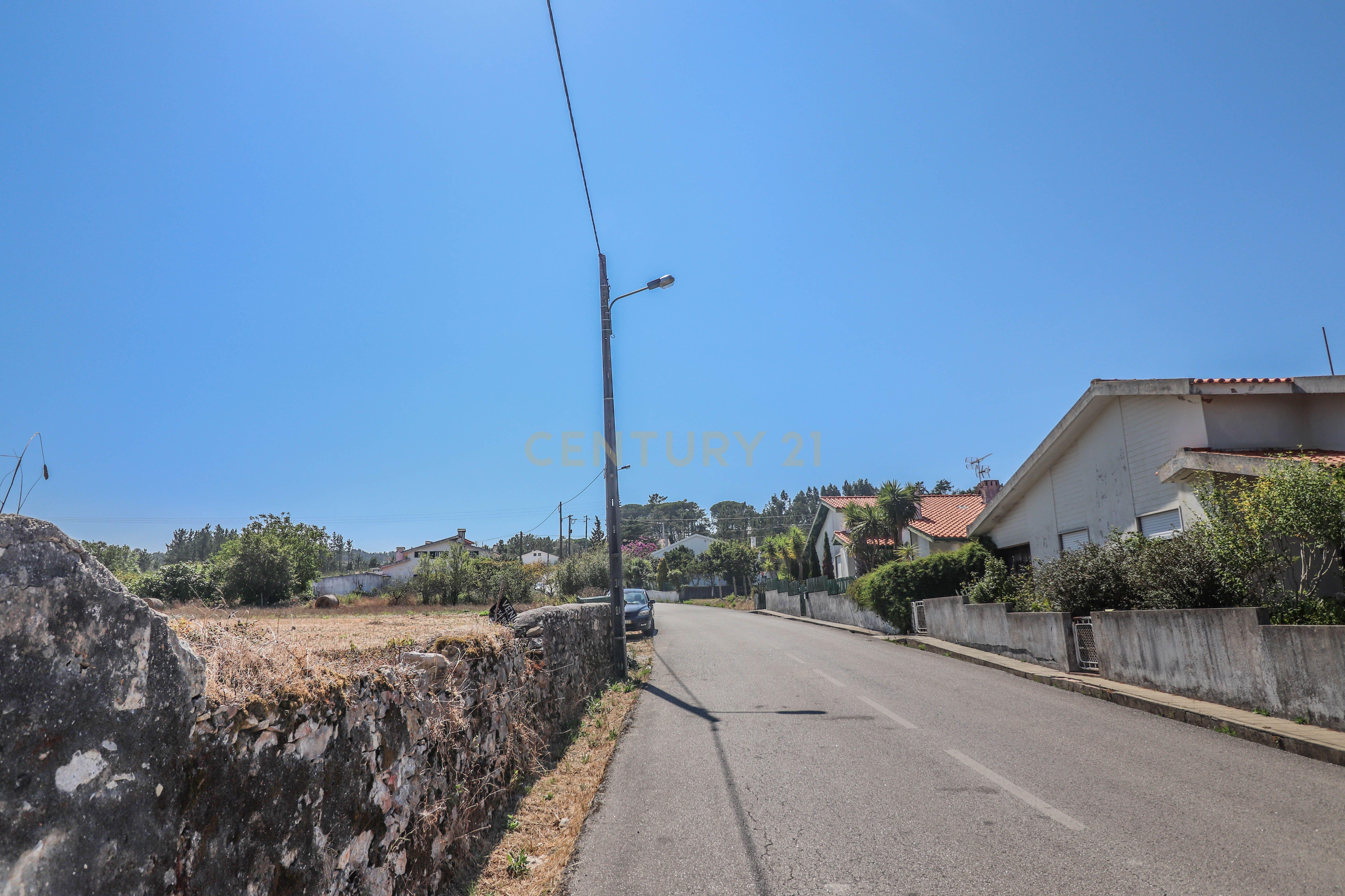Terreno para construção com quatro mil metros quadrados, perto da Junta de Freguesia das Alhadas e Jardim-Escola João de Deus nas Alhadas, Figueira da Foz. - Image 5