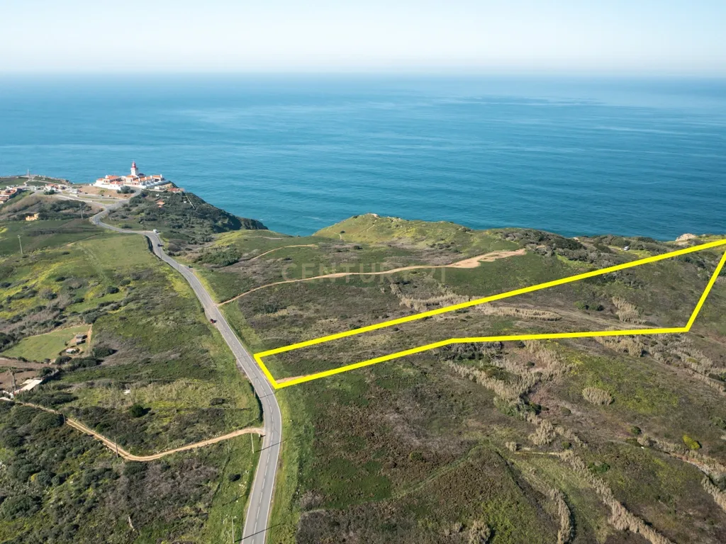 "Oportunidade única de adquirir o último lote de terreno disponível no ponto mais ocidental da Europa, onde a terra acaba e o mar começa, com este terreno não urbanizável de 15000m2 em Cabo da Roca, Praia da Ursa, Azoia, Sintra." - Image 10