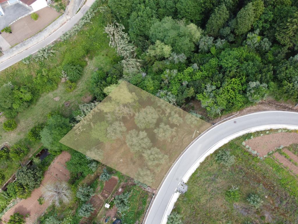 Terreno com 1046 m2 em Brasfemes - Image 3