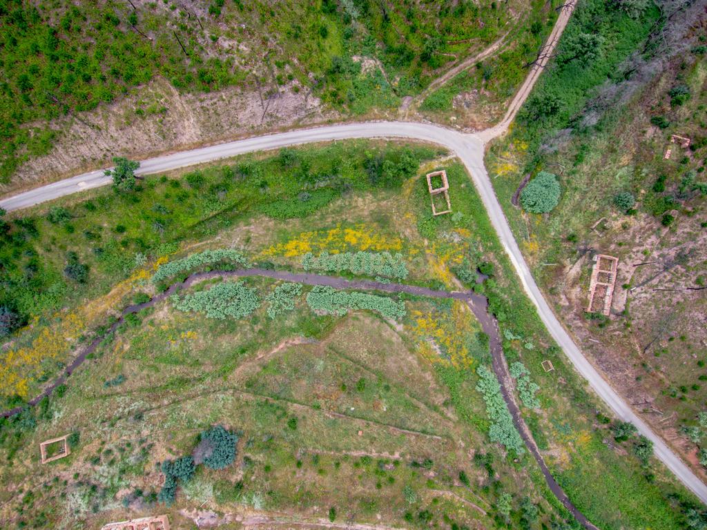 Terreno com ruína junto a ribeira em Monchique! - Image 9